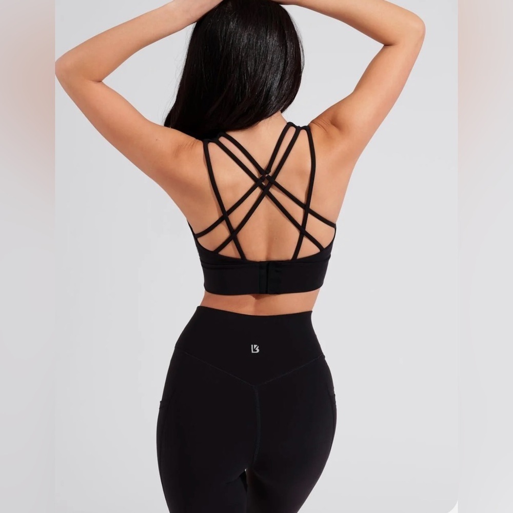 Buffbunny - Most Wanted Collection Geo sports bra